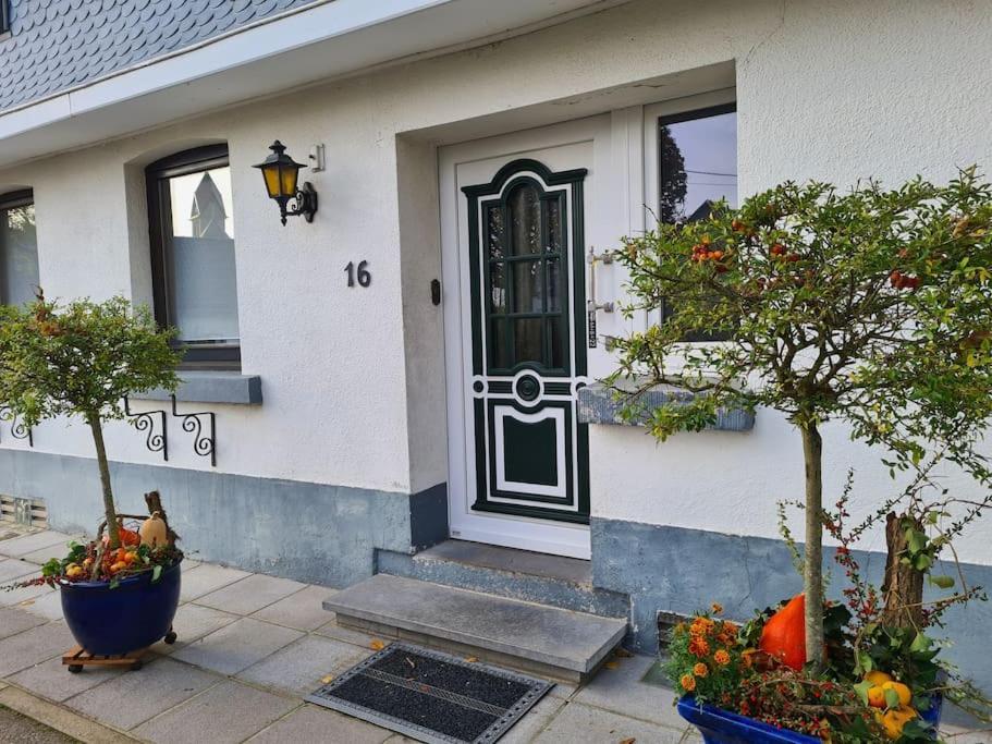 Haus Paesch Nahe See Mit Beheiztem Whirlpool/Sauna Butgenbach Exterior foto